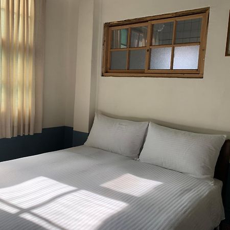 Neat Hostel Tainan Exterior foto