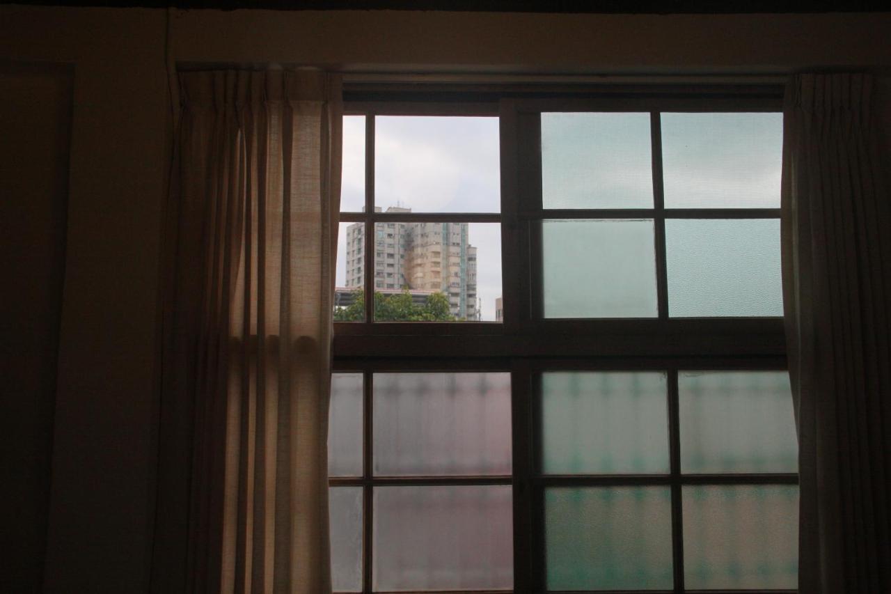 Neat Hostel Tainan Exterior foto
