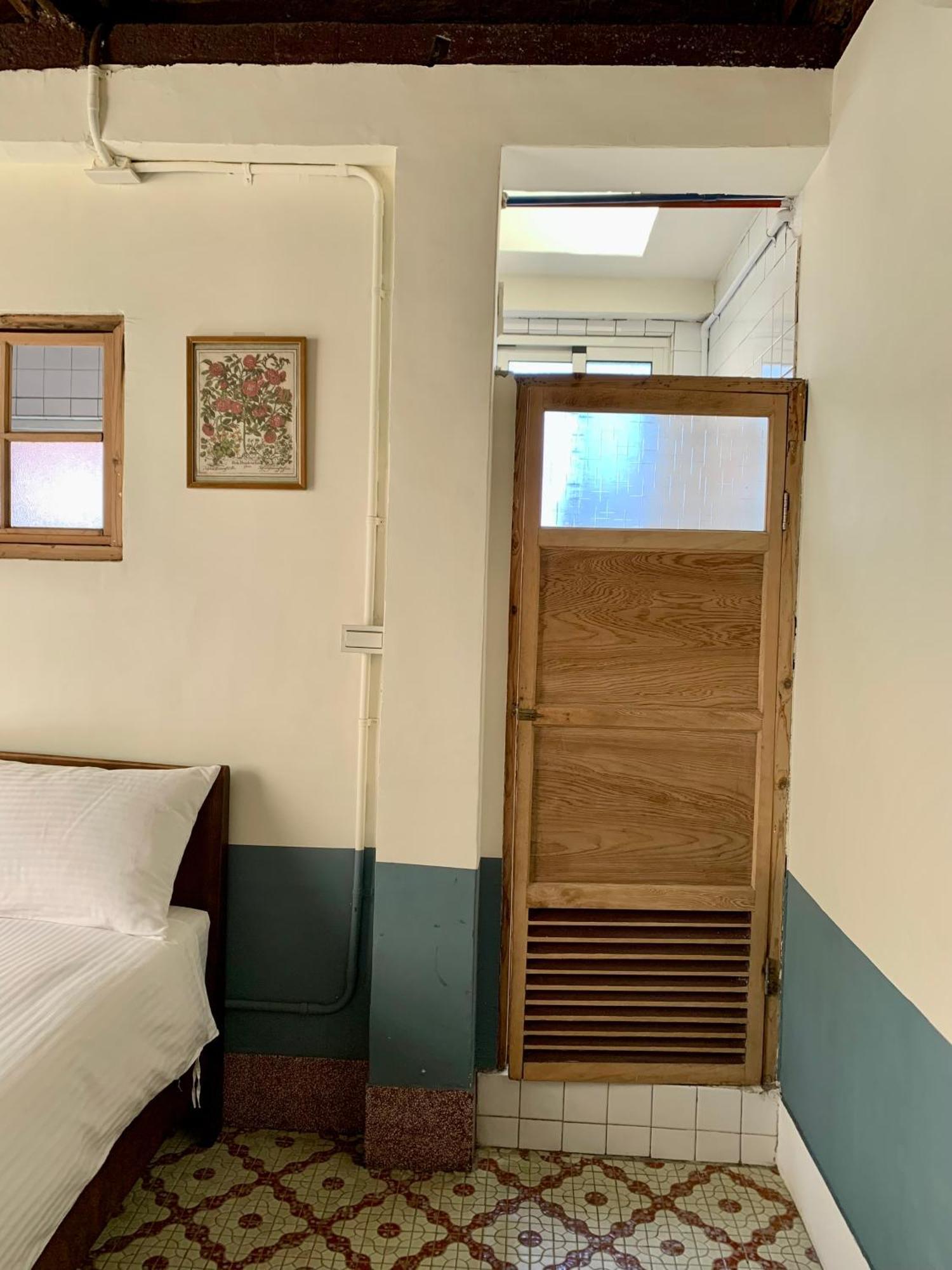 Neat Hostel Tainan Exterior foto