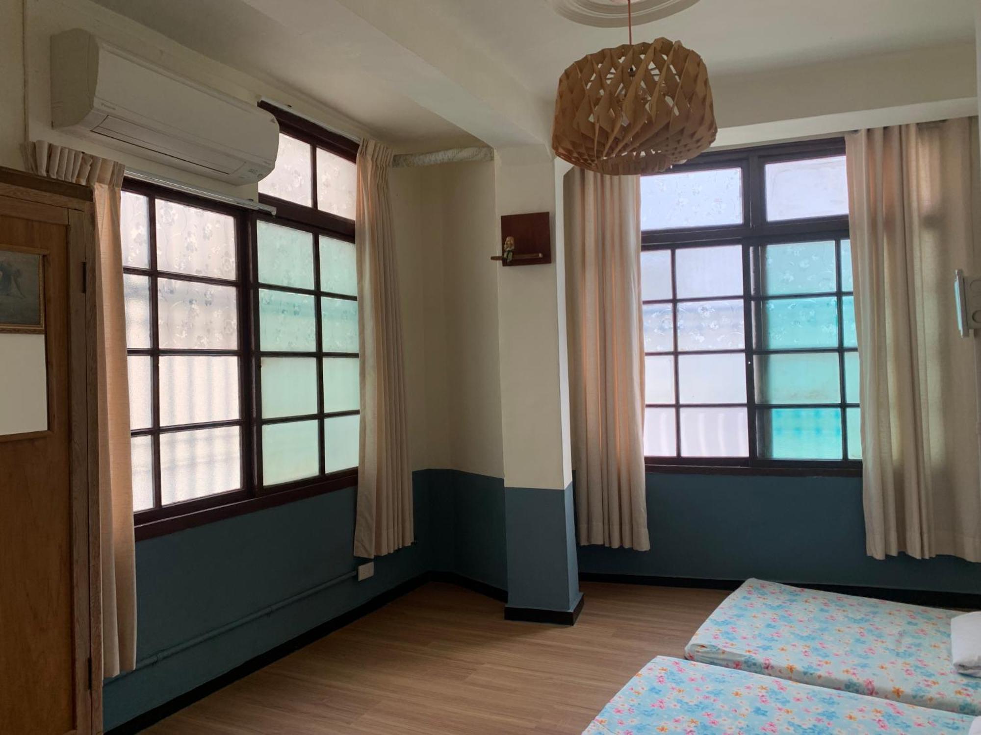 Neat Hostel Tainan Exterior foto