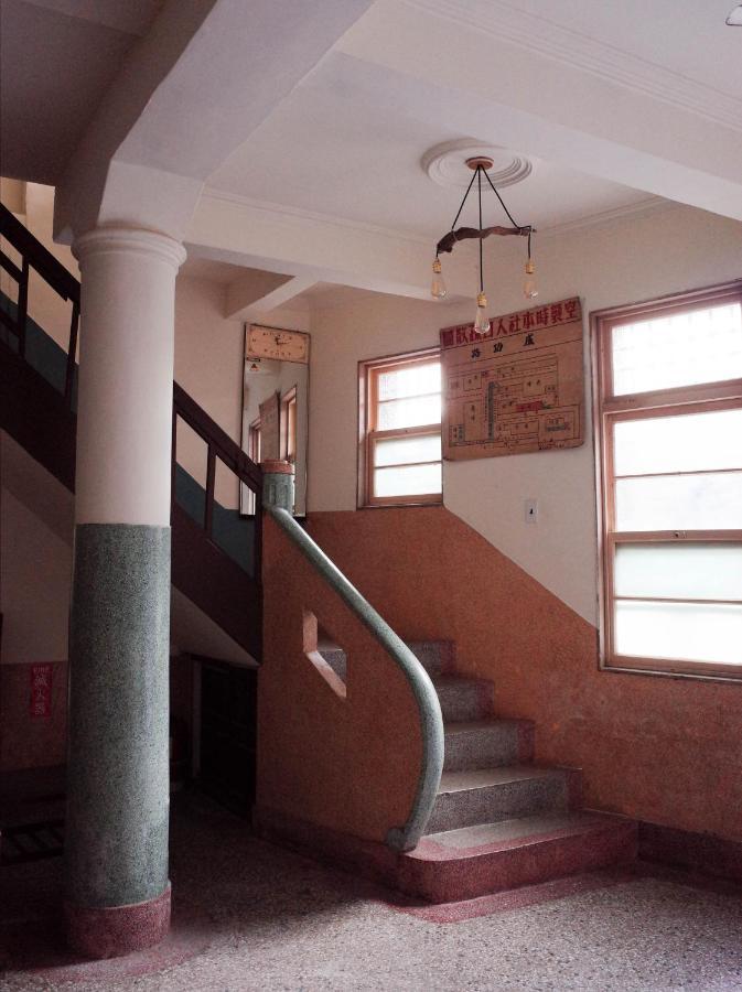 Neat Hostel Tainan Exterior foto